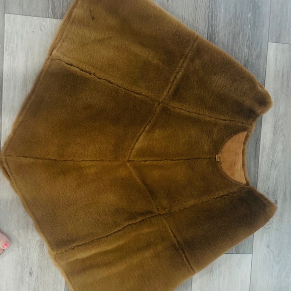 UGG Leather/Suede Poncho (S) - Picture 10 of 11
